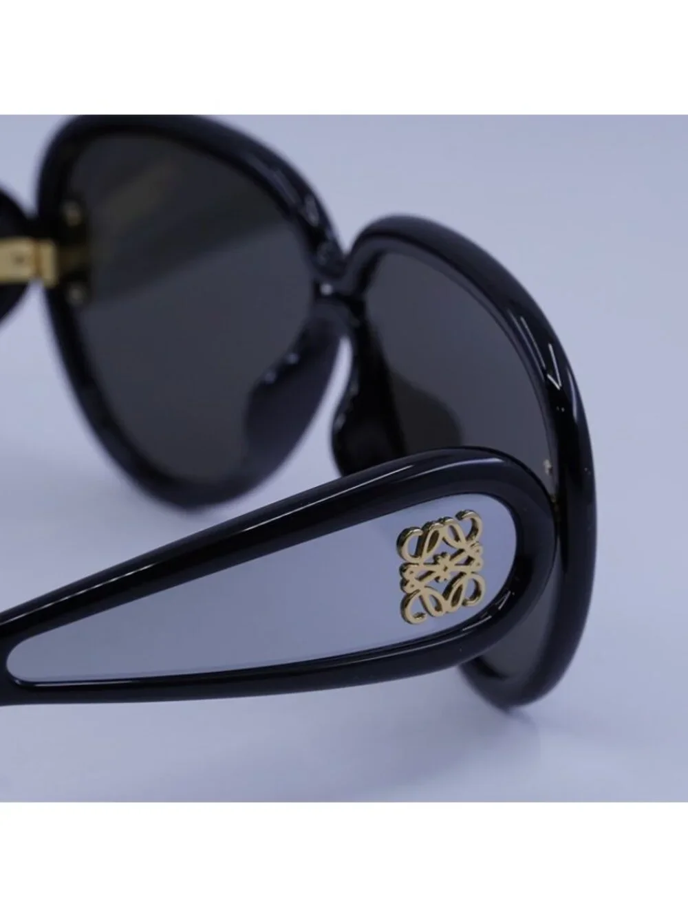 Loewe LW40132I 01C Sunglasses Shiny Black Aviator Frame, Smoke Mirror Lenses